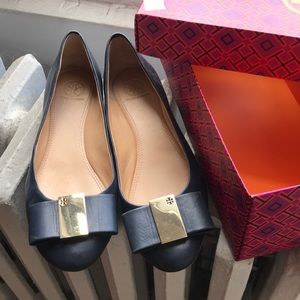 Tory Burch navy blue, leather ballet flats